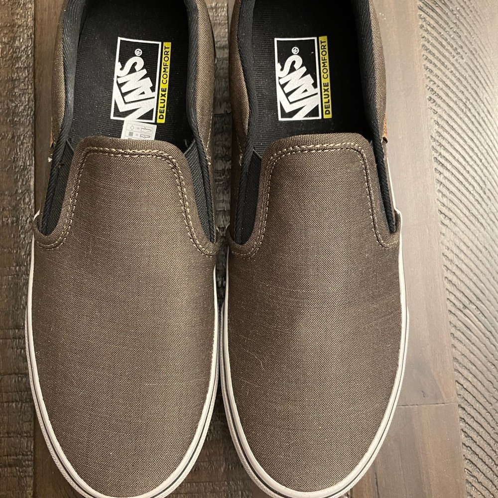 Vans Brown Sneakers Classic Slip-On Design NWOT